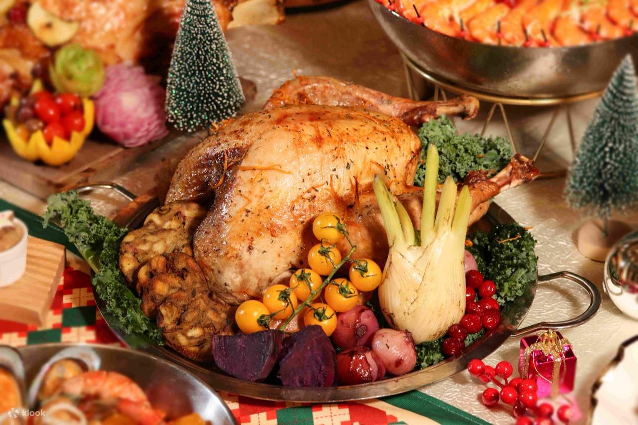 โรงแรมอเล็กซานดรา Hotel Alexandra | Cafe A ภัตตาคารอเล็กซานดรา | บุฟเฟต์อาหารกลางวัน อาหารเย็น และชุดน้ำชายามบ่าย